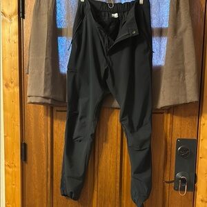 Columbia Black Joggers with Tapered Fit and Elastic Waistband